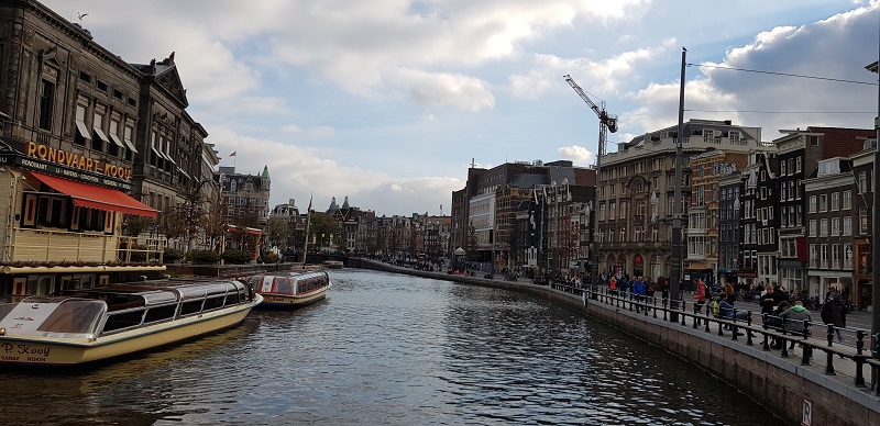 Passeios de barco pelos canais de Amsterdam